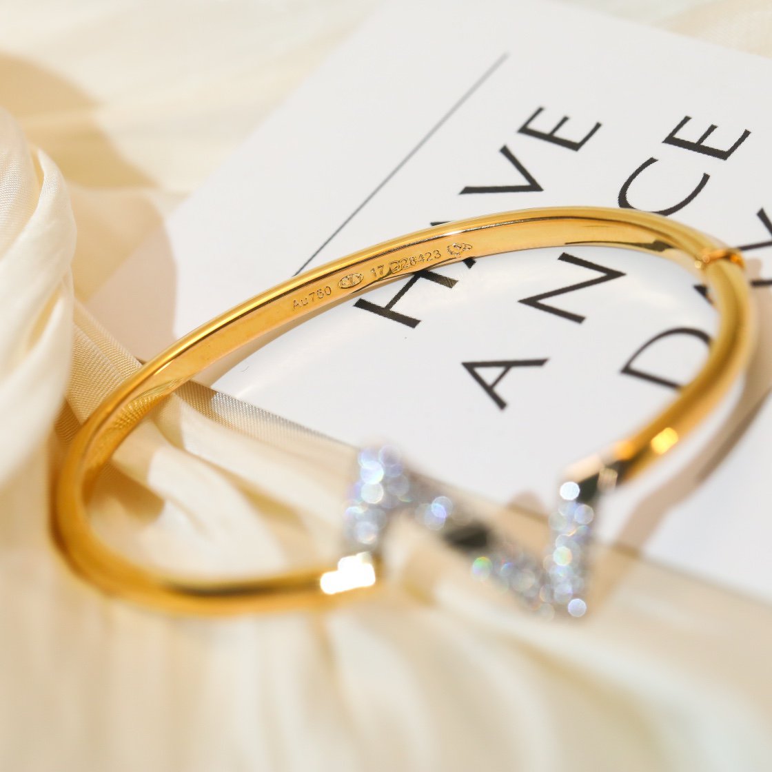 LOUIS VUITTON VOLTE UPSITE DOWN GOLD DIAMOND BRACELET