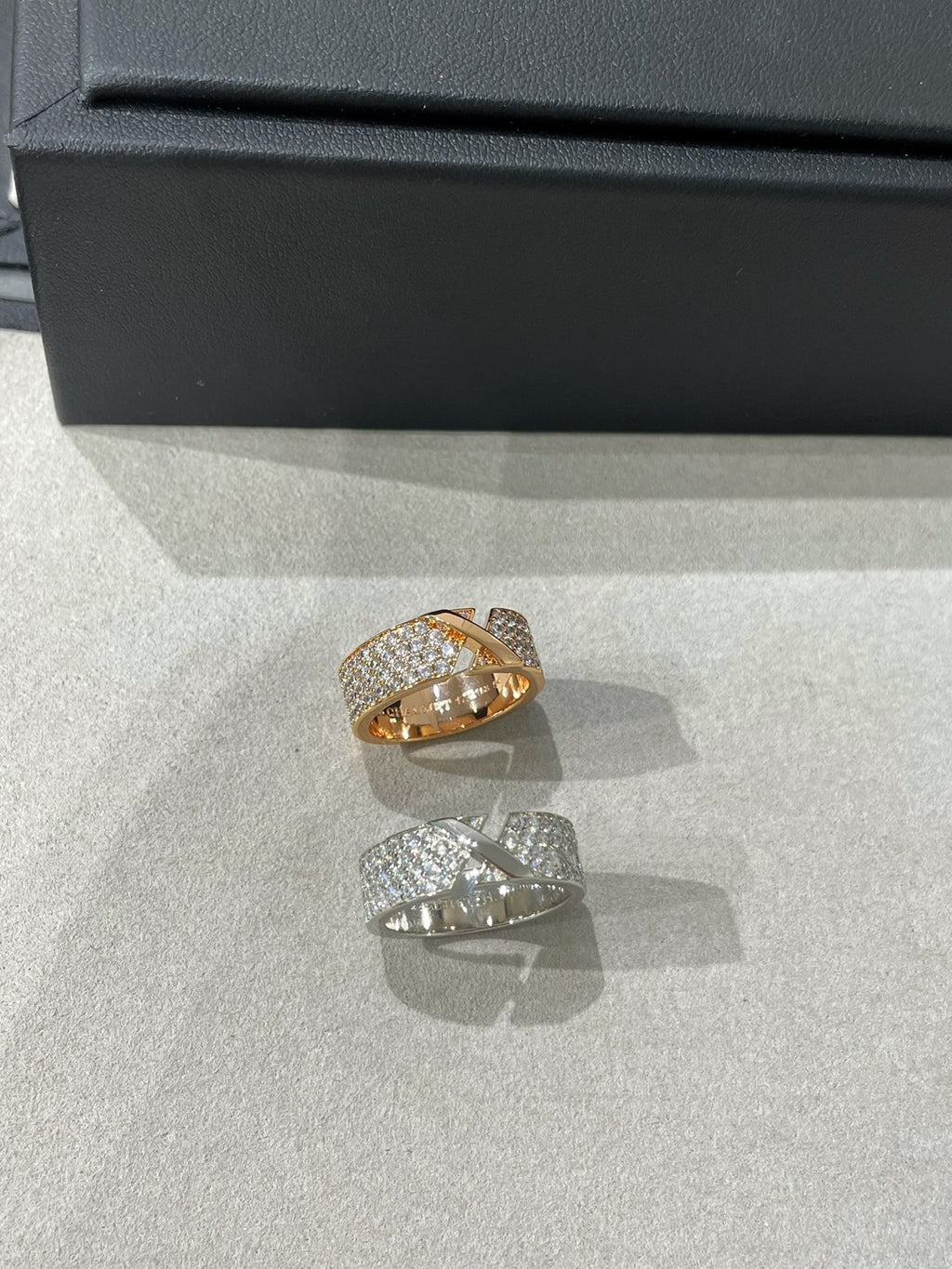CHAUMET LIENS EVIDENCE DIAMOND PAVED RING
