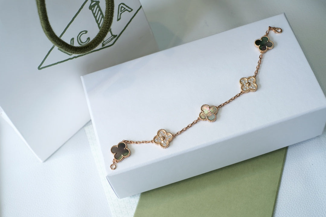 VCA CLOVER 5 MOTIF GRAY MOP BRACELET COLLECTION